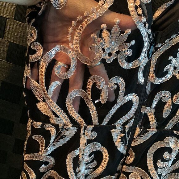 Soieblu Size Medium evening/party Dress.  Black lining with pink detailed lace - Picture 14 of 15